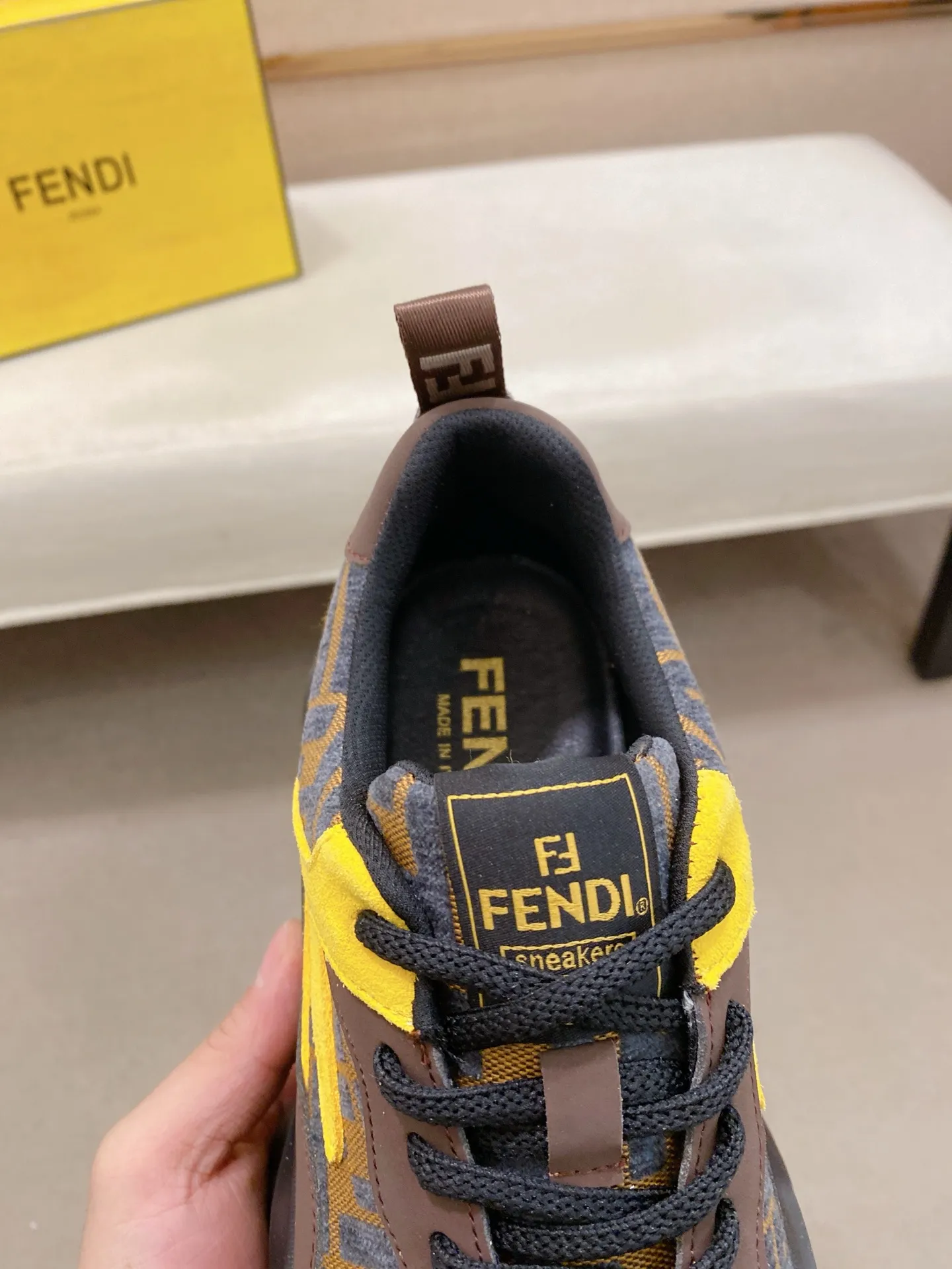 Factory price 442💰 (fendi) New style 👊🏻 upper 🇮🇹 imported cowhide fabric 🇩🇪 lining imported sheepskin lining. The original outsole is molded to highlight the identity of every man, and the upper foot is elegant and stable🚶🏻🚶🏻The high-end custom counters reproduce the original version📯No matter the wind or rain, the shoe last remains unchanged and can withstand the verification of time🔍️,🔵 Size: 38-44